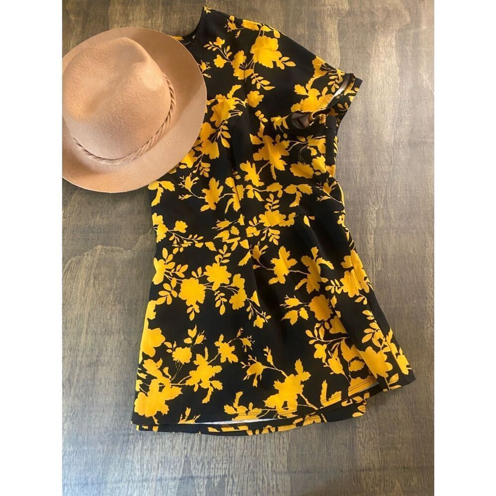 Lane Bryant Black & Yellow Floral Short Sleeve Top